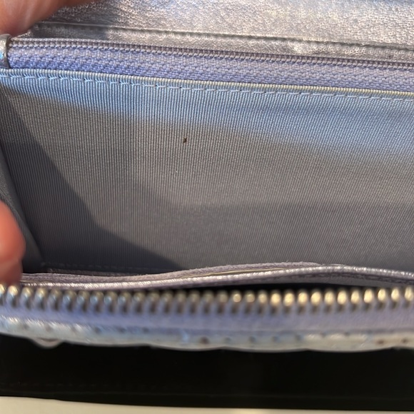 🔥RARE CHANEL IRIDESCENT SILVERY/PURPLE ZIP AROUND WALLET FULL INCLUSION 🔥 - Picture 15 of 16